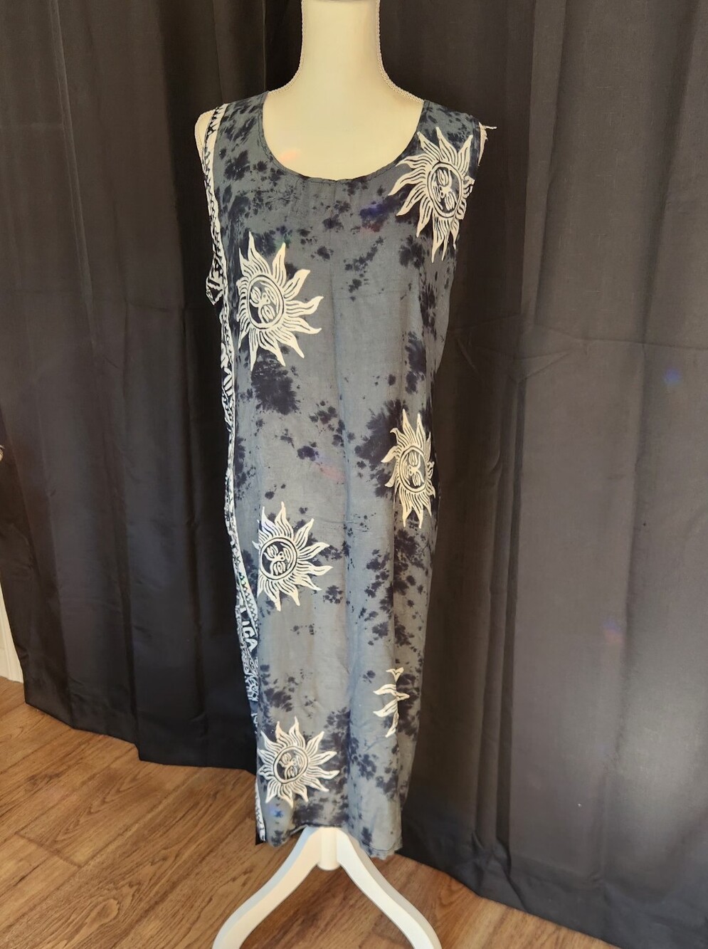 Sleeveless Sun Motif Maxi Dress in Charcoal Blue